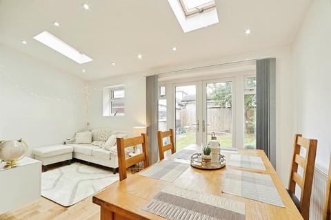 5 bedroom semi-detached house for sale, Buckstone Oval, Leeds