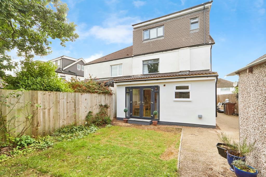 House in Leeds, Alwoodley - View 4
