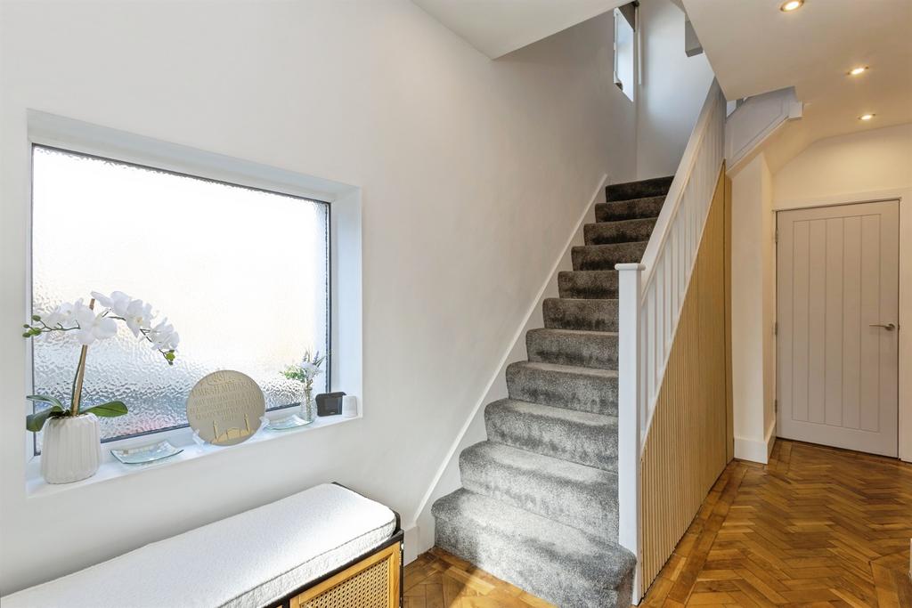 House in Leeds, Alwoodley - More