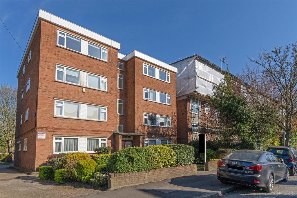 Apartment in South Woodford - View 2