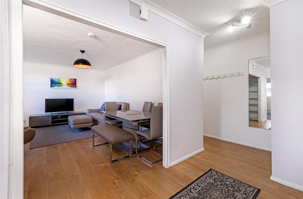 Apartment in South Woodford - View 5
