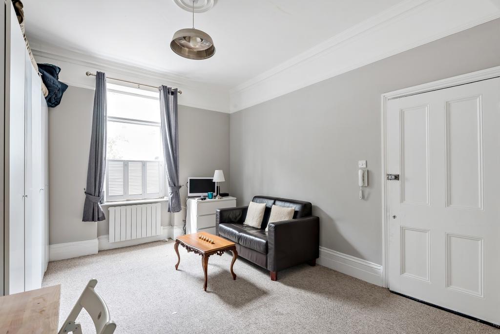 Apartment in London - View 3