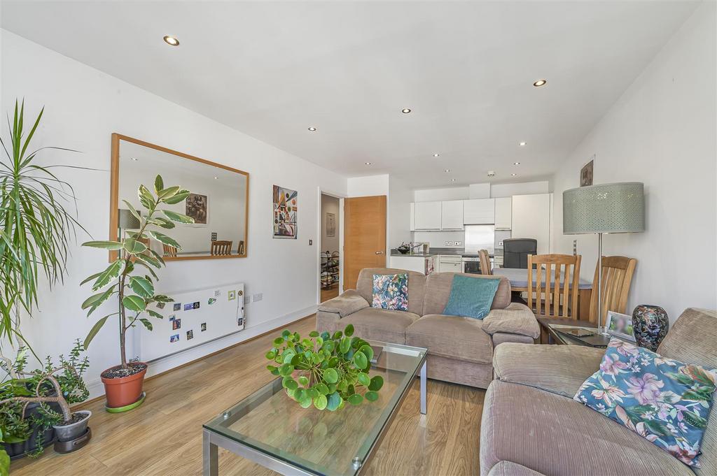 Eden Harper - Drapers Court Kingsway Square SW11