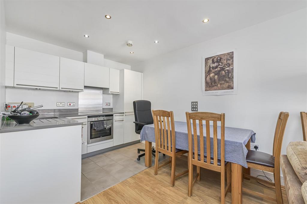 Eden Harper - Drapers Court Kingsway Square SW11