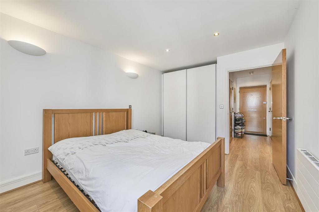 Eden Harper - Drapers Court Kingsway Square SW11