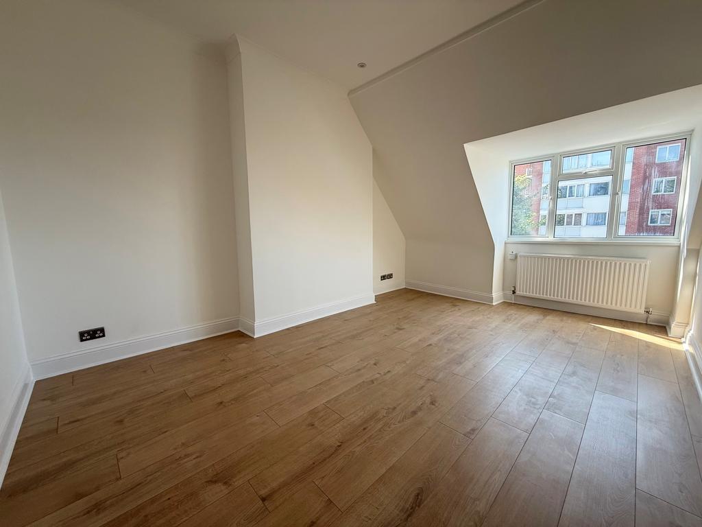 Apartment in Hove - View 4