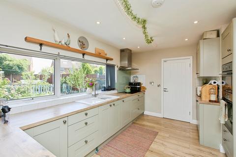 4 bedroom detached house for sale, Cobthorne Drive, Allestree, Derby
