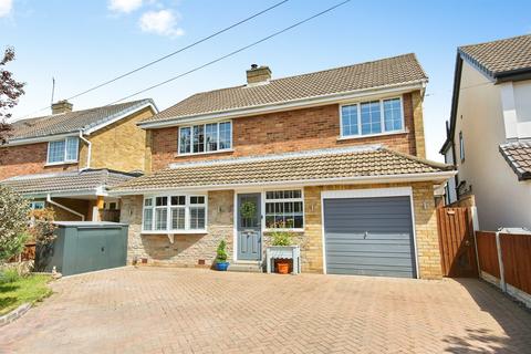 4 bedroom detached house for sale, Cobthorne Drive, Allestree, Derby