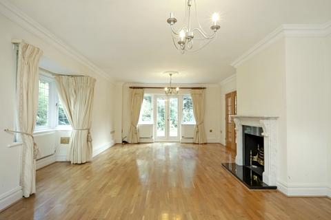 6 bedroom detached house to rent, Caerleon Close, Claygate KT10