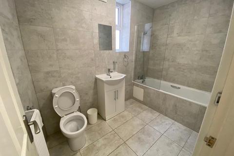 2 bedroom flat to rent, Stoke Road, Stoke-On-Trent ST4