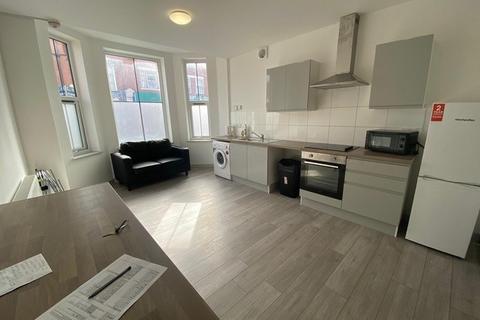 2 bedroom flat to rent, Stoke Road, Stoke-On-Trent ST4