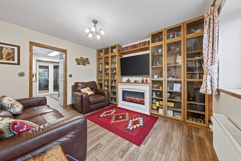 2 bedroom semi-detached house for sale, Wellingborough Road, Kettering NN14
