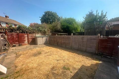 2 bedroom terraced house to rent, Garrison Close, Hounslow, TW4
