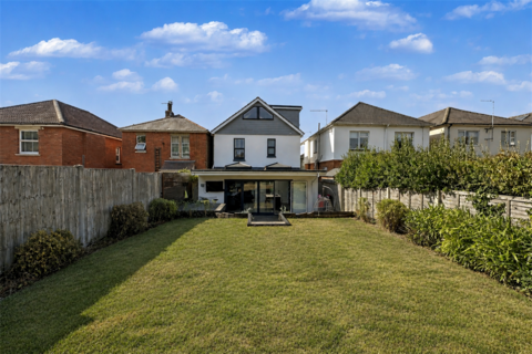 4 bedroom detached house for sale, Winton