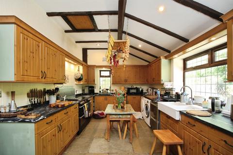 3 bedroom detached house for sale, Pandy Mawr Road, Bedwas, Caerphilly