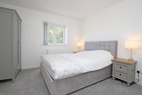1 bedroom cluster house for sale, Brambleside Court, Kettering, Northamptonshire, NN16