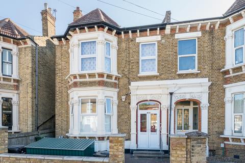 2 bedroom flat for sale, Howard Road, London, SE20