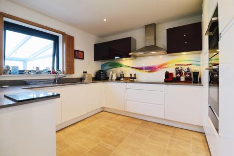 4 bedroom semi-detached house for sale, Royal Close, Penarth