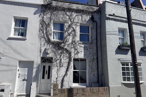 Knowsley Road, London