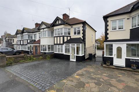 3 bedroom house to rent, Westview Drive, Woodford Green, IG8 8LX