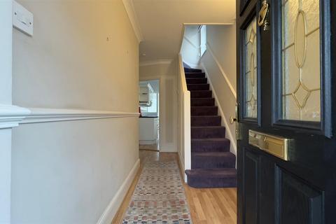 3 bedroom house to rent, Westview Drive, Woodford Green, IG8 8LX