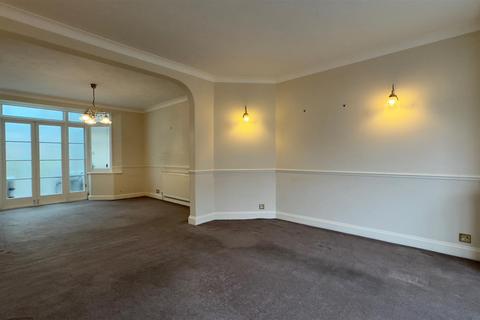3 bedroom house to rent, Westview Drive, Woodford Green, IG8 8LX