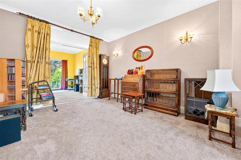 4 bedroom house for sale, Chudleigh Crescent, Seven Kings
