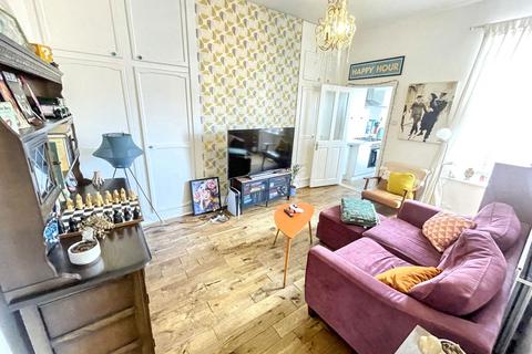 3 bedroom flat for sale, Henry Nelson Street, Lawe Top, South Shields, Tyne and Wear, NE33 2EZ