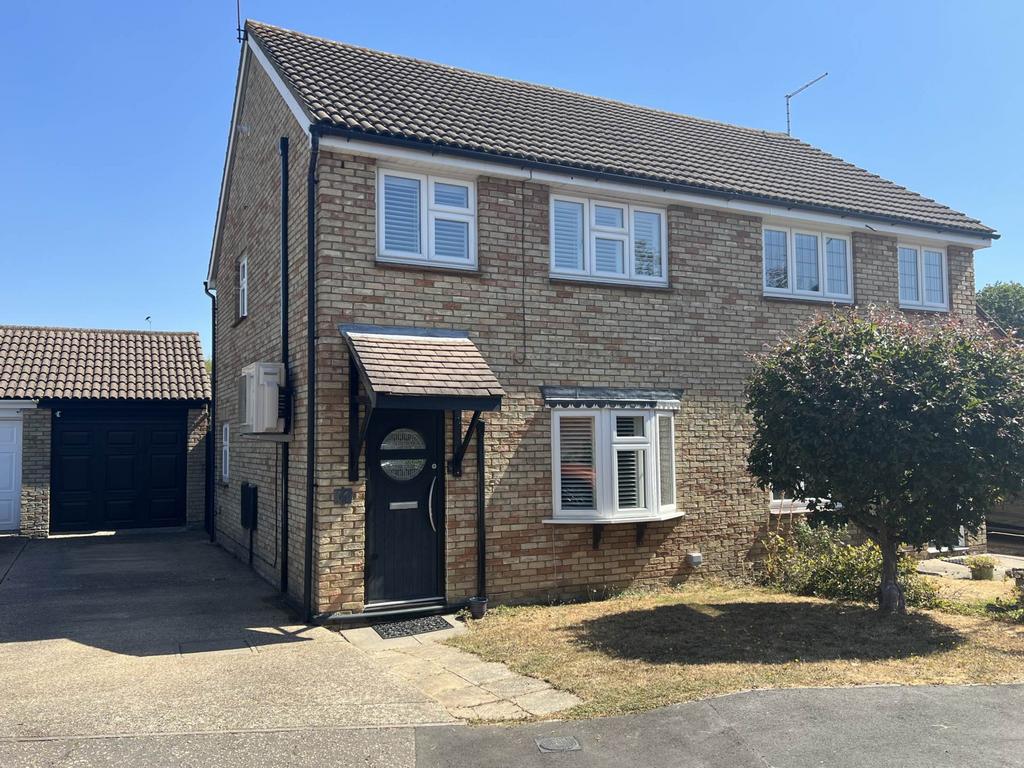 Detached house exterior, driveway, garage