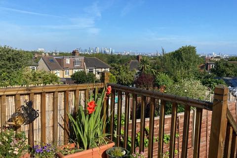 3 bedroom end of terrace house to rent, Donaldson Road, London, London, SE18