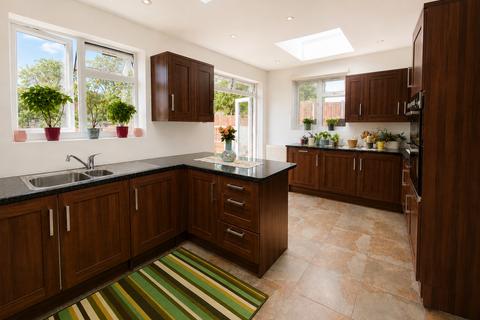 3 bedroom end of terrace house to rent, Donaldson Road, London, London, SE18
