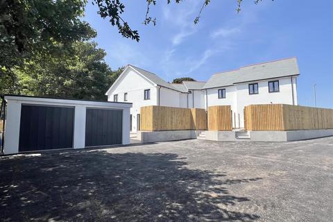 3 bedroom end of terrace house for sale, St Michaels Way, Roche