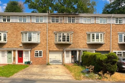 105 Highland Road, Bromley, Kent, BR1 4AA