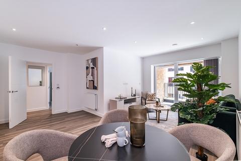 3 bedroom apartment to rent, Brumwell Avenue London SE18