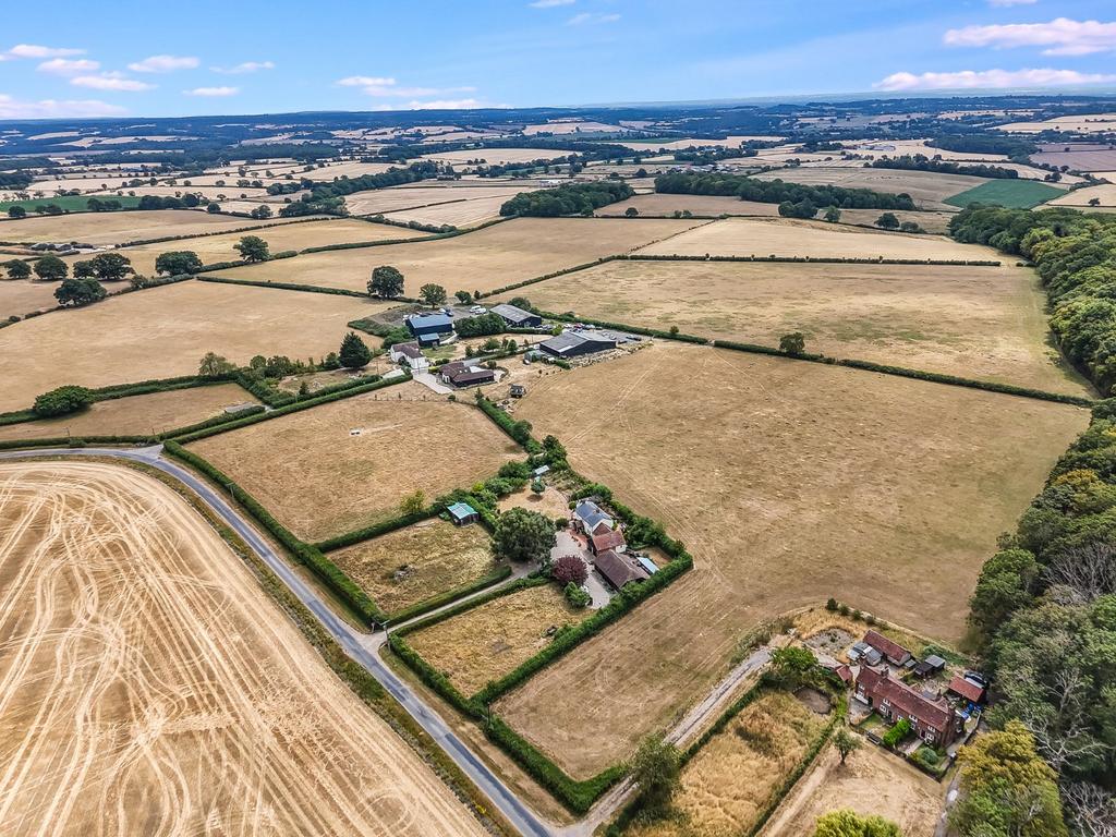 Lot 2 | Woodhatch Farm, Tawney Common, Epping, Essex, CM16 - View 5