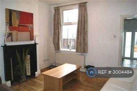 2 bedroom terraced house to rent, Victoria Road, Birmingham, B17