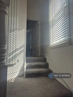 2 bedroom maisonette to rent, Woodville Road, Thornton Heath, CR7