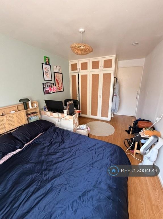 Apartment in Brentford - View 4