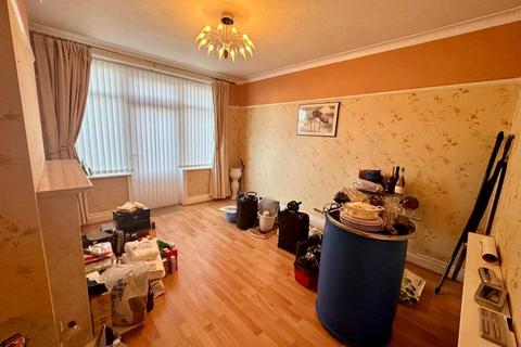 3 bedroom semi-detached house to rent, Whitby Avenue, Manchester, M16
