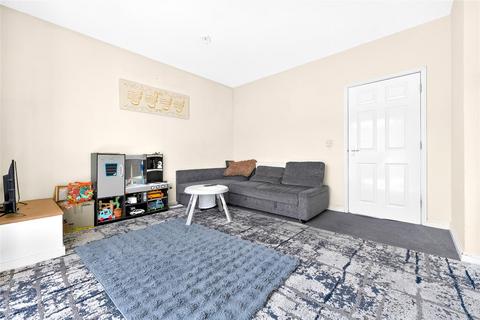 2 bedroom flat for sale, Blackthorn Road, Ilford