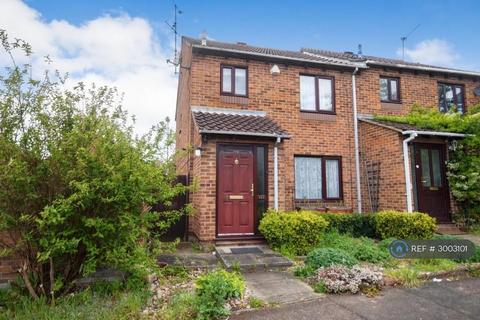 3 bedroom end of terrace house to rent, Chilcombe Way, Lower Earley, Reading, RG6