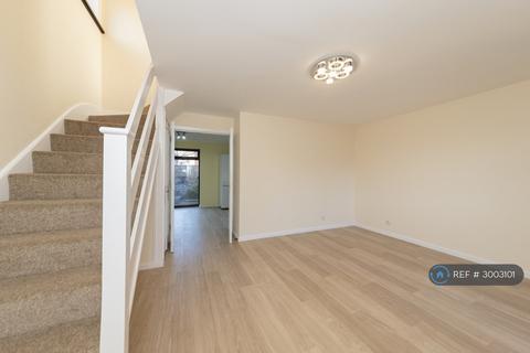 3 bedroom end of terrace house to rent, Chilcombe Way, Lower Earley, Reading, RG6