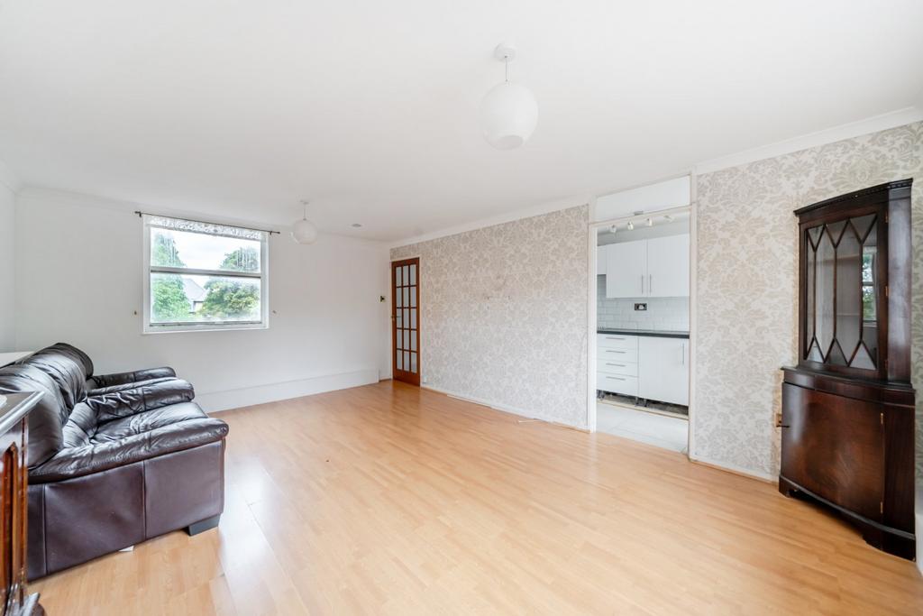 Apartment in Kingston Upon Thames - View 5