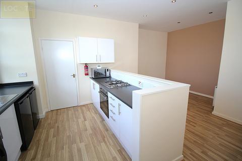 1 bedroom apartment to rent, Irlam Road, Flixton, Manchester