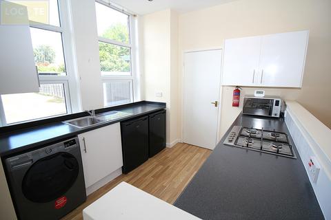 1 bedroom apartment to rent, Irlam Road, Flixton, Manchester