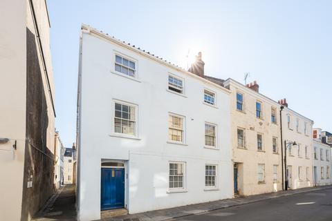 2 bedroom apartment for sale, Havilland Street, St. Peter Port, Guernsey