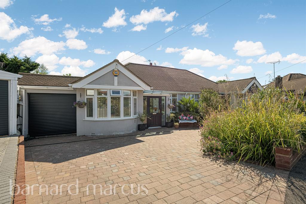 Detached house exterior, driveway, garage