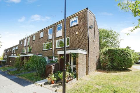 2 bedroom maisonette for sale, Woodpecker Mount, Pixton Way, Croydon, CR0