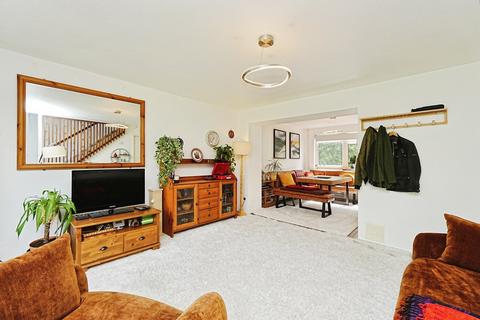 2 bedroom maisonette for sale, Woodpecker Mount, Pixton Way, Croydon, CR0