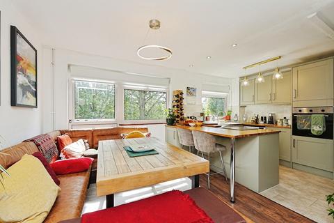 2 bedroom maisonette for sale, Woodpecker Mount, Pixton Way, Croydon, CR0